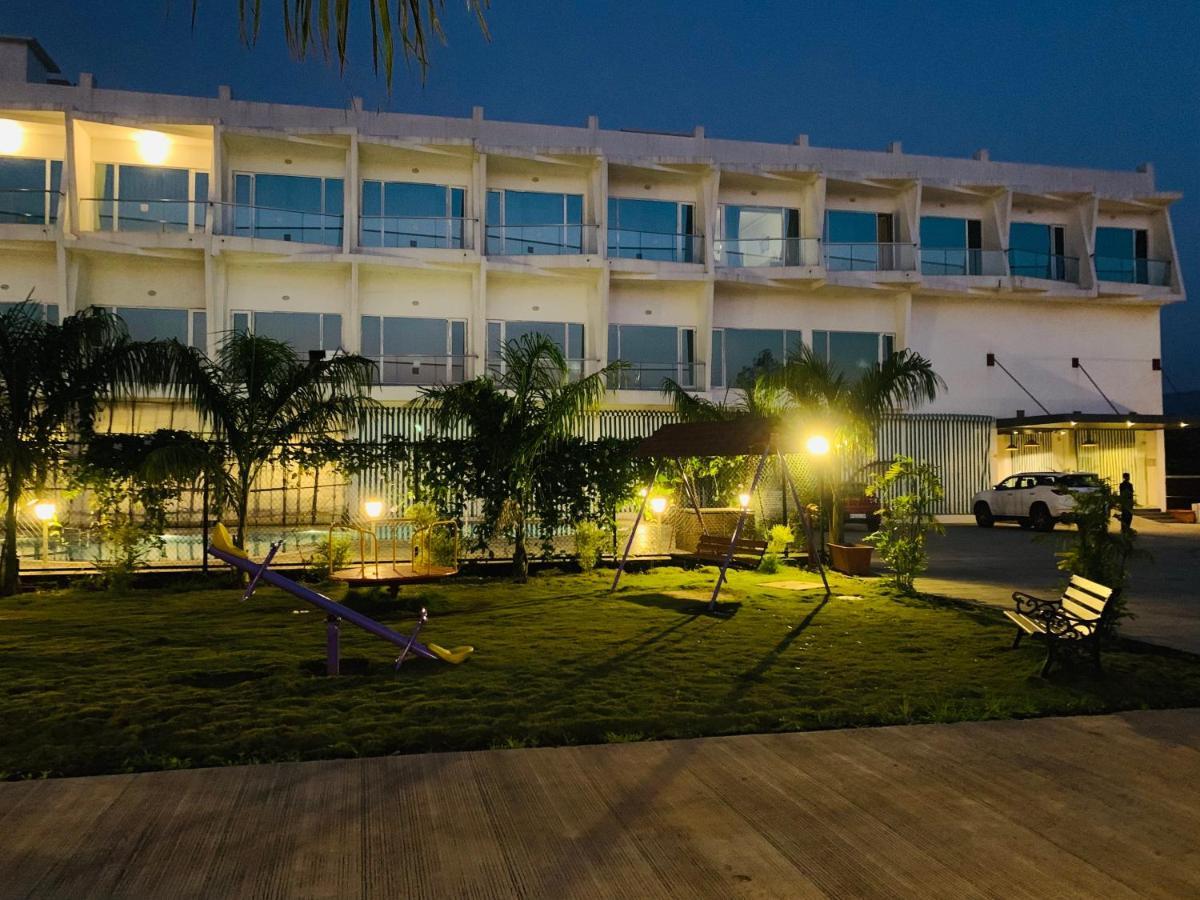 Viola Beacon Resort, Лонавла Екстер'єр фото