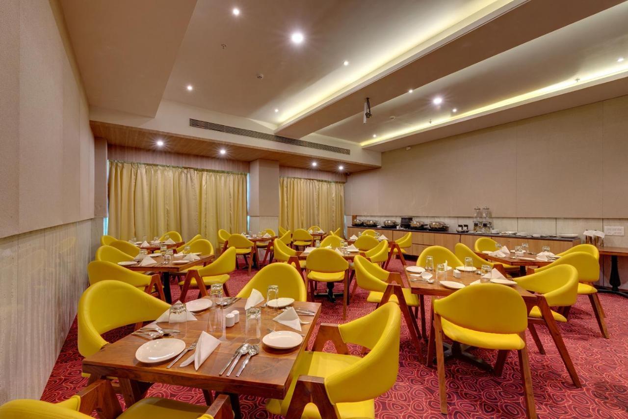 Viola Beacon Resort, Лонавла Екстер'єр фото
