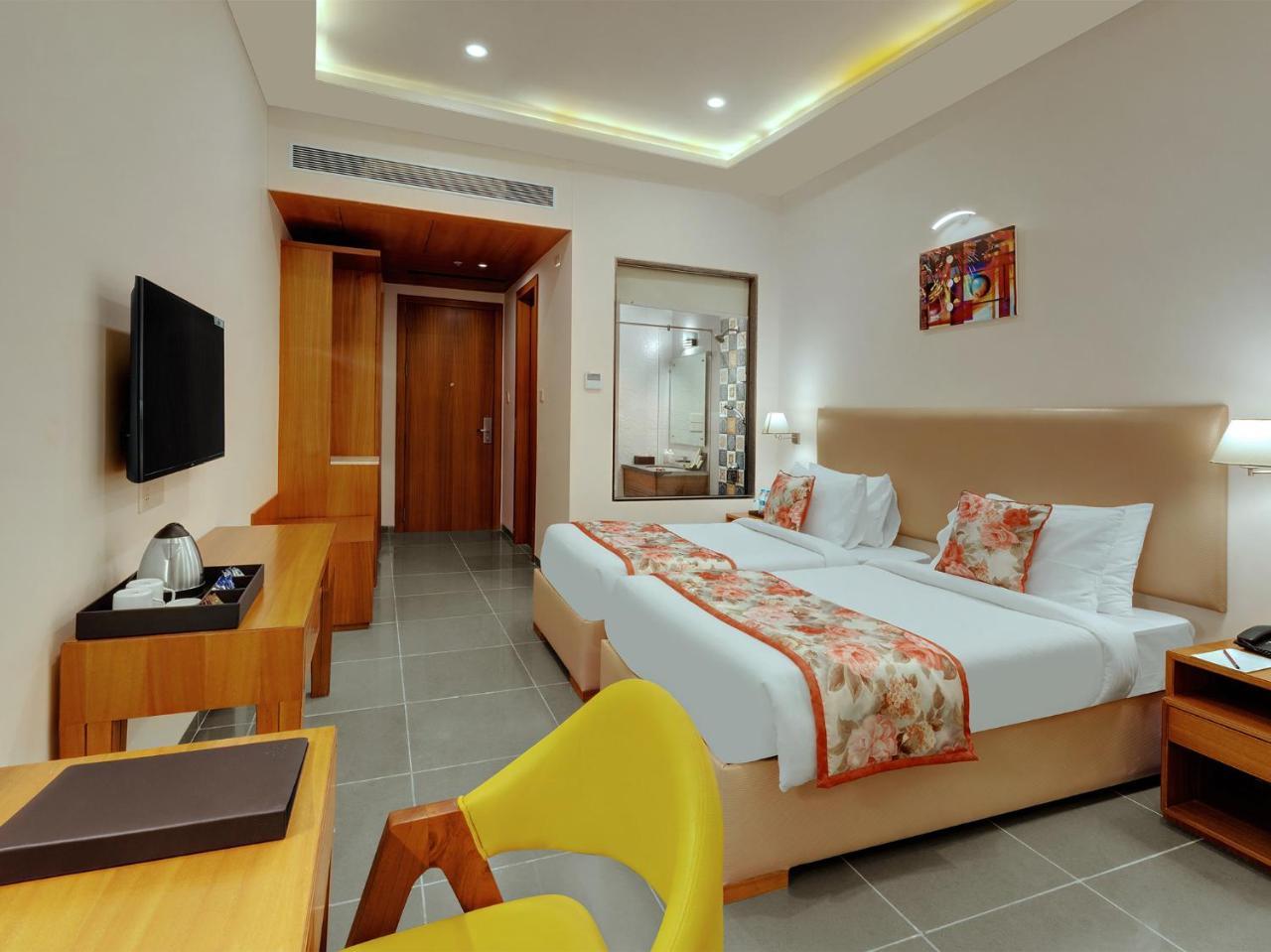 Viola Beacon Resort, Лонавла Екстер'єр фото